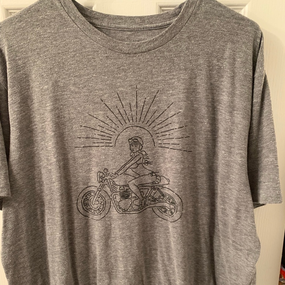 Lucky brand tshirt